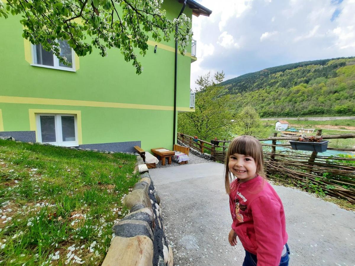 Apartmani Vila Na Drini Фоча Екстериор снимка
