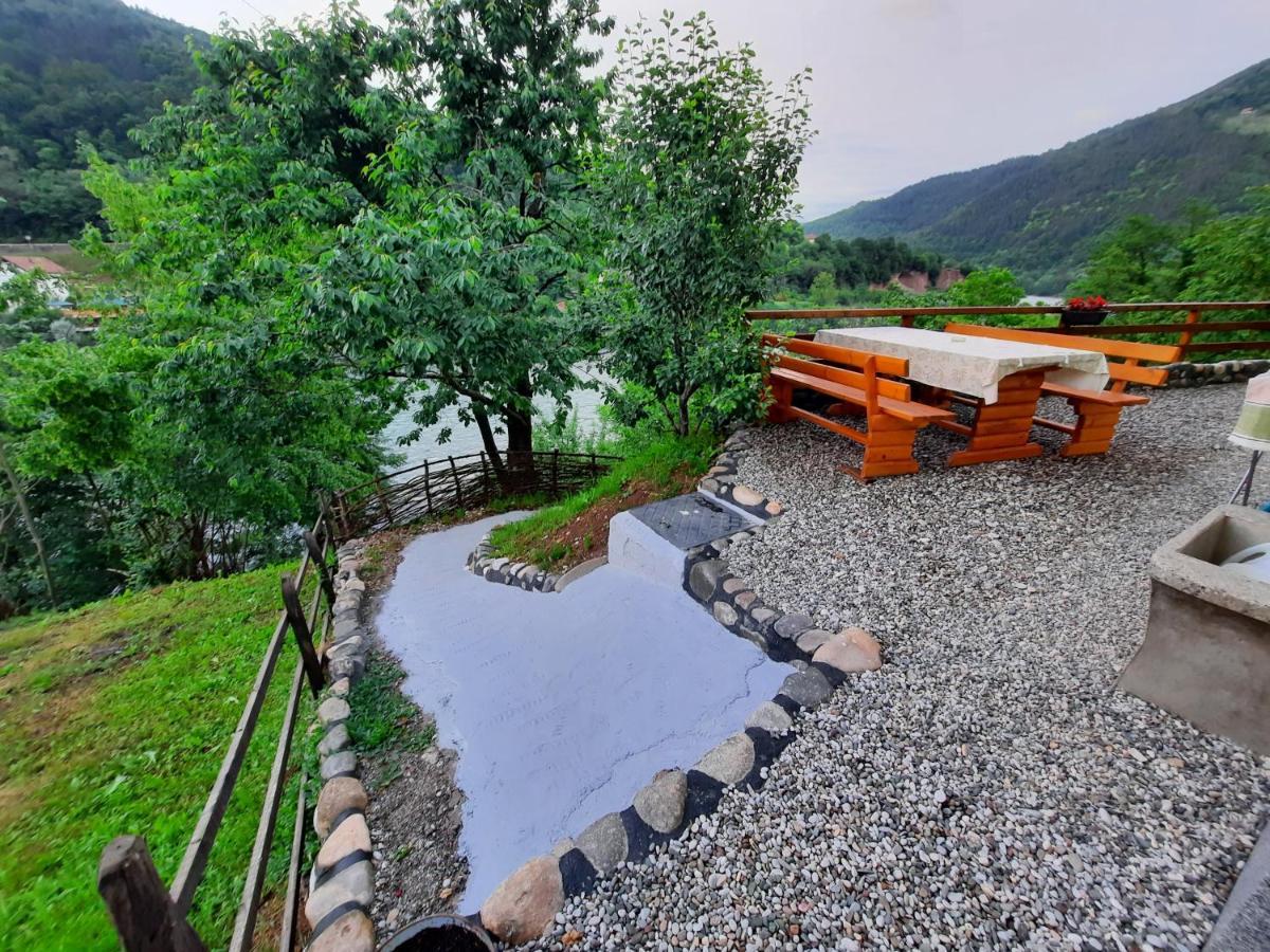 Apartmani Vila Na Drini Фоча Екстериор снимка