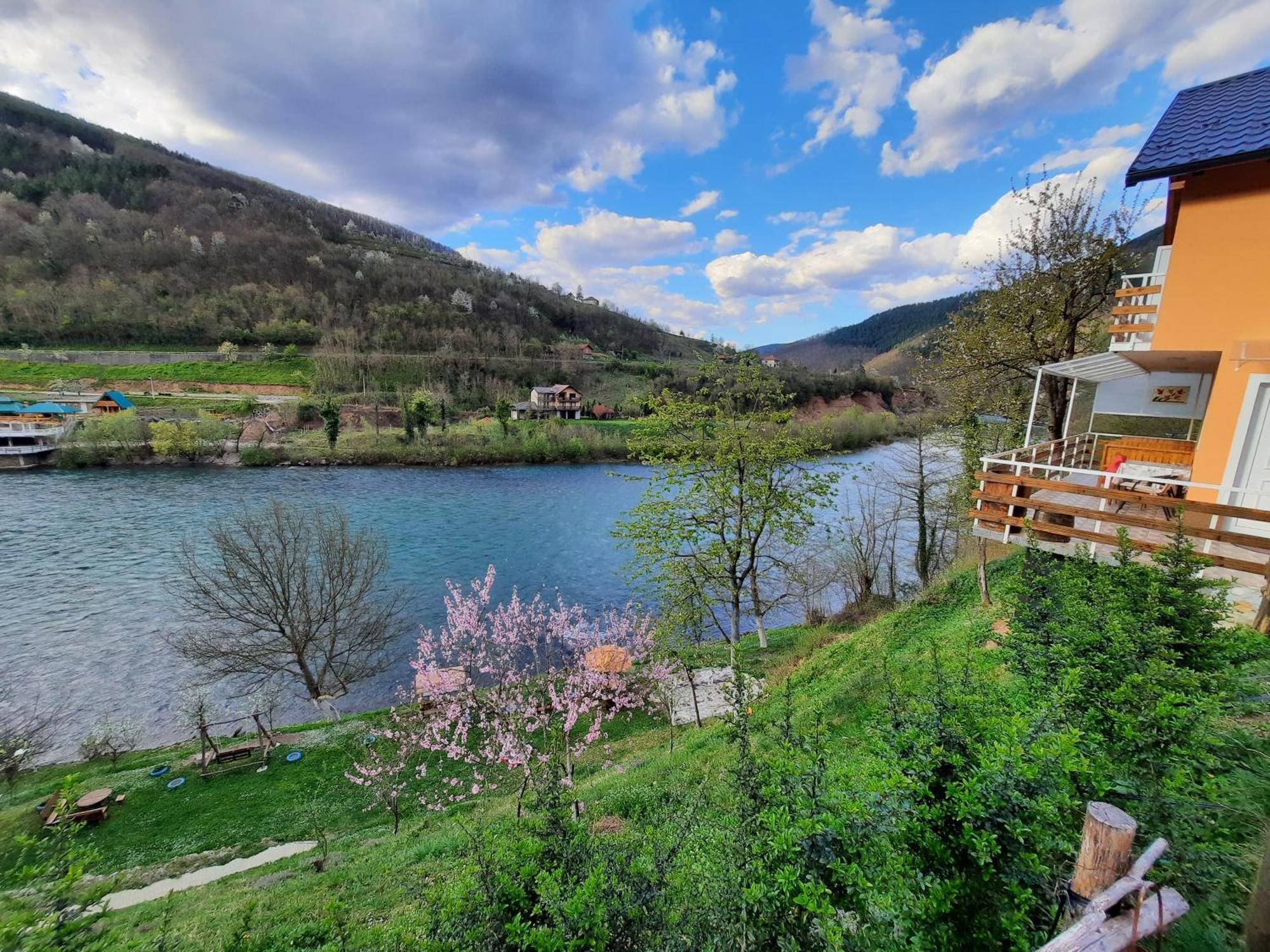 Apartmani Vila Na Drini Фоча Екстериор снимка